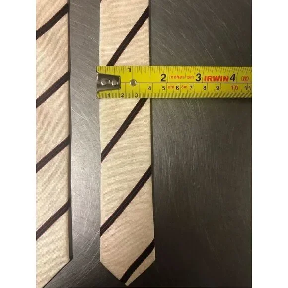 Boss Hugo Boss Men’s Silk Red and Cream Striped Dress Tie - Picture 7 of 8